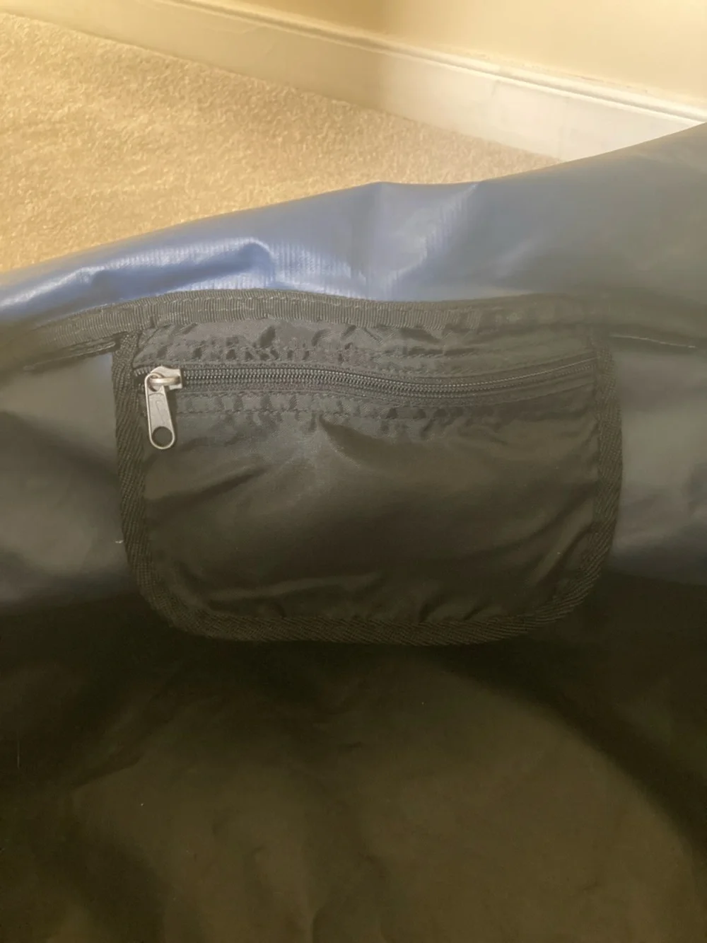 4/$10 - Nike Navy Blue Duffel Bag with Detachable Shoulder Strap